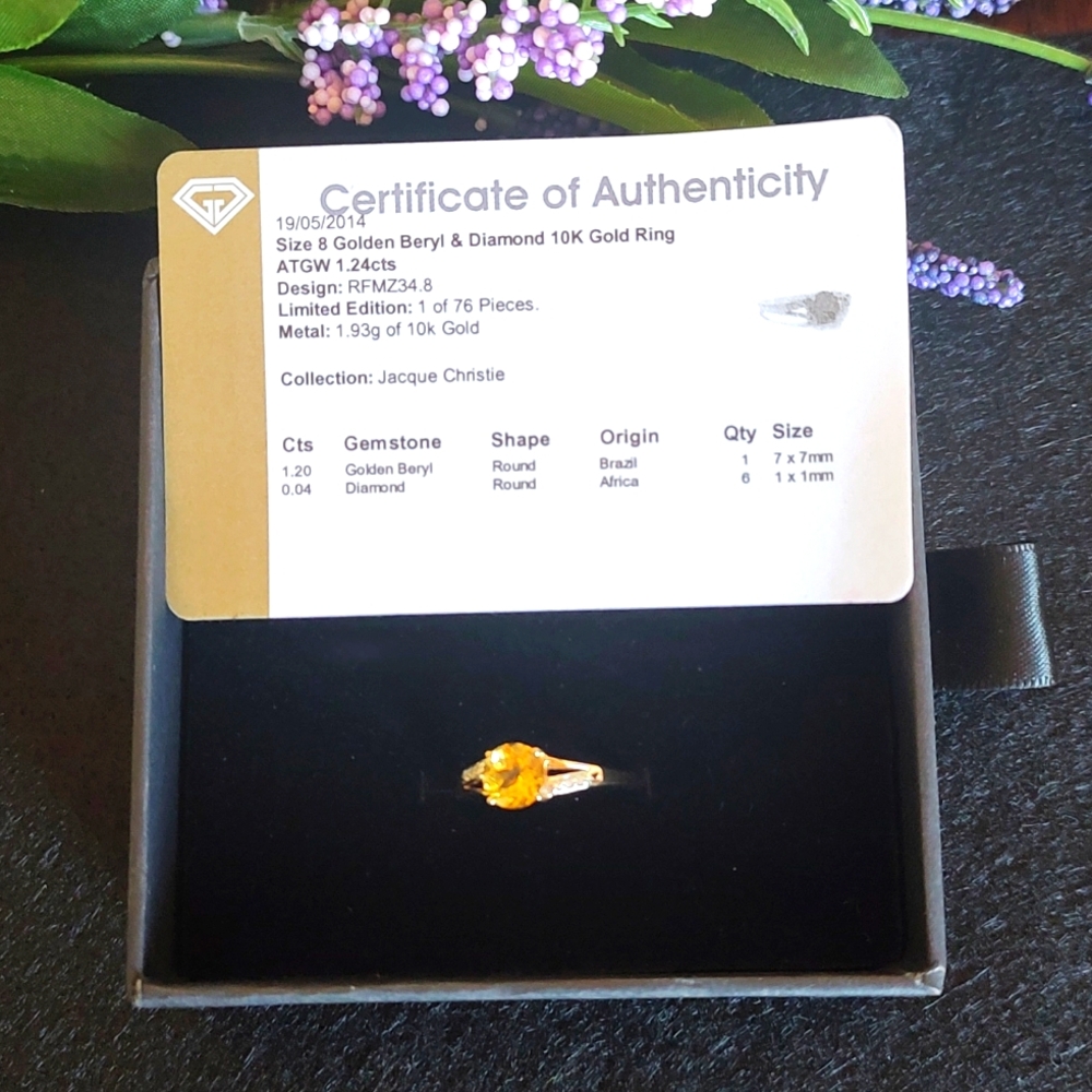 EUC Golden Beryl & diamond ring 10k